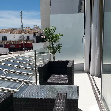 Front Port Line Sleeps 6