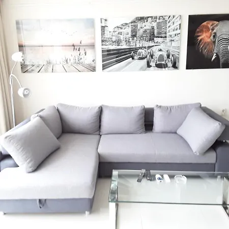 Daire Front Port Line Sleeps 6 *