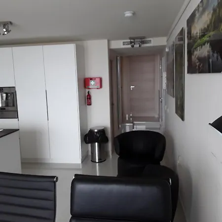 Front Port Line Sleeps 6 Марбелья