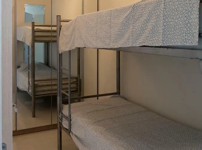 アパート Front Port Line Sleeps 6 マルベーリャ